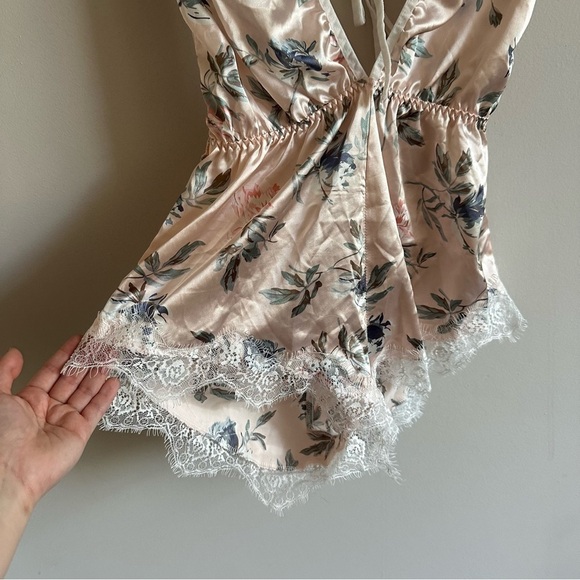3/$20⚡️ Pink Floral Lace Trim Romper One Piece Teddy Lingerie Open Back Shein - Picture 7 of 12